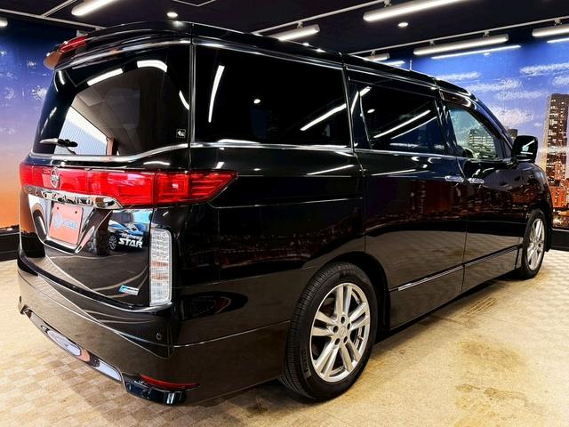 エルグランド ３５０ハイウェイスタープレミアム　（禁煙車）（黒本革シート）（両側パワースライド）（フリップダウンモニター）（アラウンドビューモニター）（純正ＨＤＤナビ）（ビルトインＥＴＣ）（パワーシート）（シートヒーター）（純正１８インチＡＷ）（27枚目）