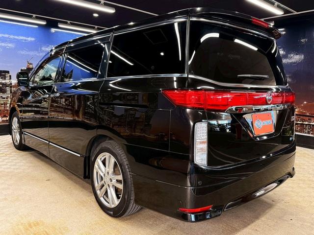 エルグランド ３５０ハイウェイスタープレミアム　（禁煙車）（黒本革シート）（両側パワースライド）（フリップダウンモニター）（アラウンドビューモニター）（純正ＨＤＤナビ）（ビルトインＥＴＣ）（パワーシート）（シートヒーター）（純正１８インチＡＷ）（29枚目）