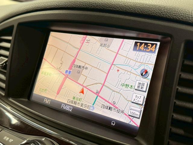 エルグランド ３５０ハイウェイスタープレミアム　（禁煙車）（黒本革シート）（両側パワースライド）（フリップダウンモニター）（アラウンドビューモニター）（純正ＨＤＤナビ）（ビルトインＥＴＣ）（パワーシート）（シートヒーター）（純正１８インチＡＷ）（50枚目）