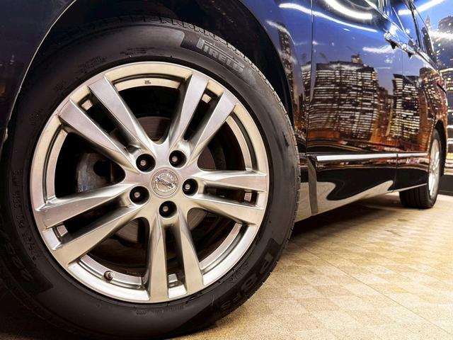 エルグランド ３５０ハイウェイスタープレミアム　（禁煙車）（黒本革シート）（両側パワースライド）（フリップダウンモニター）（アラウンドビューモニター）（純正ＨＤＤナビ）（ビルトインＥＴＣ）（パワーシート）（シートヒーター）（純正１８インチＡＷ）（62枚目）