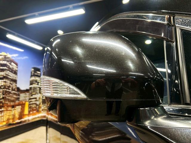 エルグランド ３５０ハイウェイスタープレミアム　（ワンオーナー）（黒本革シート）（両側パワスラ）（純正フリップダウンモニター）（純正ＨＤＤナビ）（アラウンドビュー）（パワーシート）（シートメモリー）（シートヒーター）（ＥＴＣ）（純正１８インチＡＷ）（15枚目）
