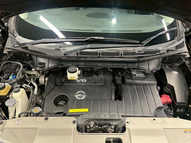 エルグランド ３５０ハイウェイスタープレミアム　（ワンオーナー）（黒本革シート）（両側パワスラ）（純正フリップダウンモニター）（純正ＨＤＤナビ）（アラウンドビュー）（パワーシート）（シートメモリー）（シートヒーター）（ＥＴＣ）（純正１８インチＡＷ）（50枚目）