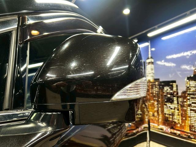 エルグランド ３５０ハイウェイスタープレミアム　（ワンオーナー）（黒本革シート）（両側パワスラ）（純正フリップダウンモニター）（純正ＨＤＤナビ）（アラウンドビュー）（パワーシート）（シートメモリー）（シートヒーター）（ＥＴＣ）（純正１８インチＡＷ）（54枚目）