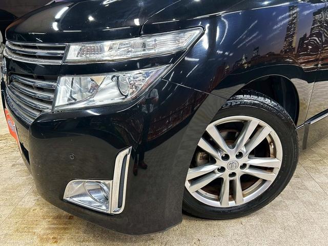 エルグランド ３５０ハイウェイスタープレミアム　（ワンオーナー）（黒本革シート）（両側パワスラ）（純正フリップダウンモニター）（純正ＨＤＤナビ）（アラウンドビュー）（パワーシート）（シートメモリー）（シートヒーター）（ＥＴＣ）（純正１８インチＡＷ）（56枚目）