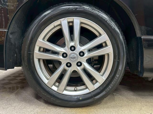 エルグランド ３５０ハイウェイスタープレミアム　（ワンオーナー）（黒本革シート）（両側パワスラ）（純正フリップダウンモニター）（純正ＨＤＤナビ）（アラウンドビュー）（パワーシート）（シートメモリー）（シートヒーター）（ＥＴＣ）（純正１８インチＡＷ）（60枚目）