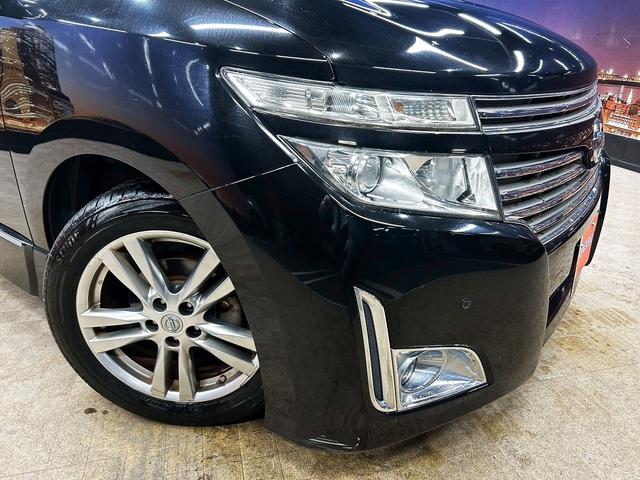 エルグランド ３５０ハイウェイスタープレミアム　（ワンオーナー）（黒本革シート）（両側パワスラ）（純正フリップダウンモニター）（純正ＨＤＤナビ）（アラウンドビュー）（パワーシート）（シートメモリー）（シートヒーター）（ＥＴＣ）（純正１８インチＡＷ）（62枚目）