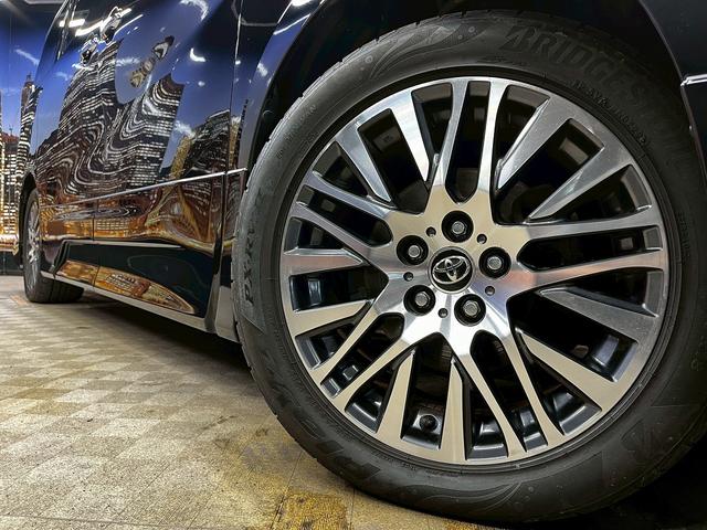 ヴェルファイア ２．５Ｚ　Ｇエディション　（禁煙車）（新品ステアリング）（両側パワスラ）（フリップダウンモニター）（アルパインナビ）（クルーズコントロール）（ビルトインＥＴＣ）（パワーシート）（パワーバックドア）（純正１８インチＡＷ）（16枚目）