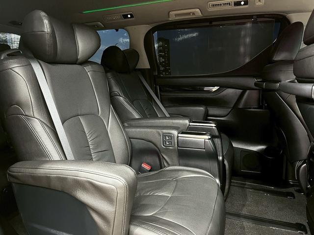ヴェルファイア ２．５Ｚ　Ｇエディション　（禁煙車）（新品ステアリング）（両側パワスラ）（フリップダウンモニター）（アルパインナビ）（クルーズコントロール）（ビルトインＥＴＣ）（パワーシート）（パワーバックドア）（純正１８インチＡＷ）（18枚目）