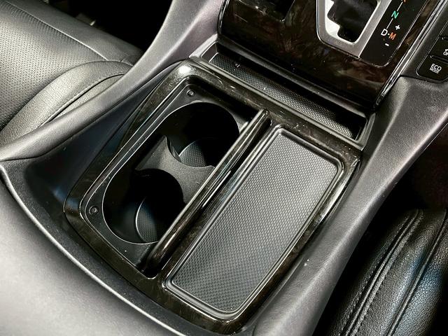 ヴェルファイア ２．５Ｚ　Ｇエディション　（禁煙車）（新品ステアリング）（両側パワスラ）（フリップダウンモニター）（アルパインナビ）（クルーズコントロール）（ビルトインＥＴＣ）（パワーシート）（パワーバックドア）（純正１８インチＡＷ）（40枚目）