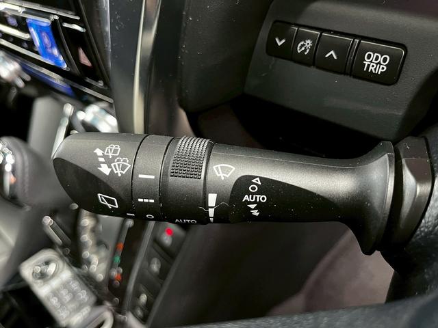 ヴェルファイア ２．５Ｚ　Ｇエディション　（禁煙車）（新品ステアリング）（両側パワスラ）（フリップダウンモニター）（アルパインナビ）（クルーズコントロール）（ビルトインＥＴＣ）（パワーシート）（パワーバックドア）（純正１８インチＡＷ）（46枚目）
