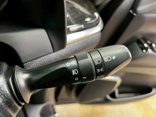 ヴェルファイア ２．５Ｚ　Ｇエディション　（禁煙車）（新品ステアリング）（両側パワスラ）（フリップダウンモニター）（アルパインナビ）（クルーズコントロール）（ビルトインＥＴＣ）（パワーシート）（パワーバックドア）（純正１８インチＡＷ）（49枚目）