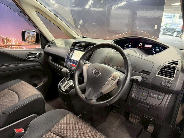セレナ ハイウェイスター Vセレクション+セーフティ SHV (禁煙車)(後期型)(両側パワースライド)(純正SDナビ)(バックカメラ)(クルーズコントロール)(ビルトインETC)(Bluetooth対応)(スマートキー&プッシュスタート)(純正16インチAW)(29枚目)