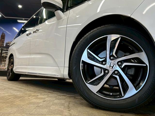 オデッセイ アブソルート　（禁煙車）（黒本革シート）（両側パワスラ）（フリップダウンモニター）（カロッツェリアＳＤナビ）（バックカメラ）（クルーズコントロール）（ビルトインＥＴＣ）（パドルシフト）（純正１７インチＡＷ）（14枚目）