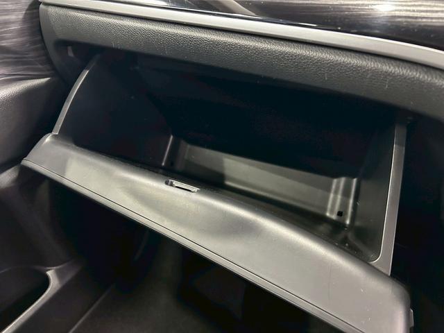 オデッセイ アブソルート　（禁煙車）（黒本革シート）（両側パワスラ）（フリップダウンモニター）（カロッツェリアＳＤナビ）（バックカメラ）（クルーズコントロール）（ビルトインＥＴＣ）（パドルシフト）（純正１７インチＡＷ）（53枚目）