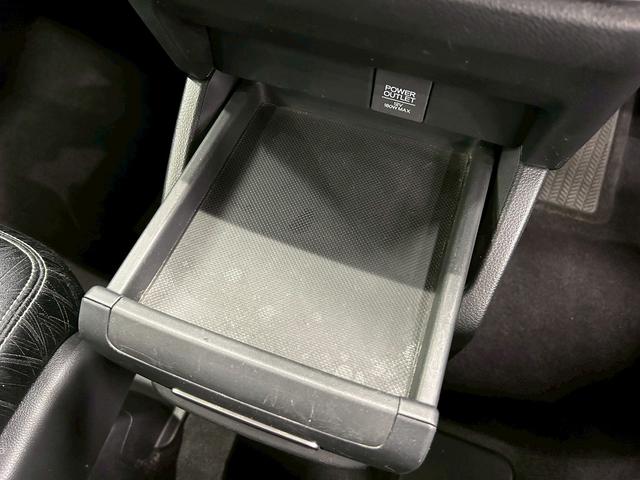 オデッセイ アブソルート　（禁煙車）（黒本革シート）（両側パワスラ）（フリップダウンモニター）（カロッツェリアＳＤナビ）（バックカメラ）（クルーズコントロール）（ビルトインＥＴＣ）（パドルシフト）（純正１７インチＡＷ）（55枚目）