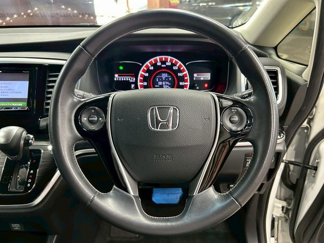 オデッセイ アブソルート　（禁煙車）（黒本革シート）（両側パワスラ）（フリップダウンモニター）（カロッツェリアＳＤナビ）（バックカメラ）（クルーズコントロール）（ビルトインＥＴＣ）（パドルシフト）（純正１７インチＡＷ）（64枚目）