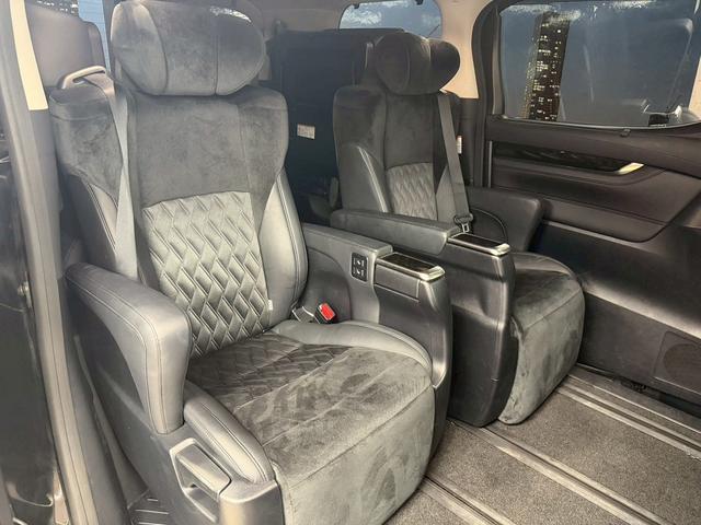 アルファード 2.5S Cパッケージ (禁煙車)(サンルーフ)(両側パワスラ)(純正フリップダウン)(純正SDナビ)(バックカメラ)(クルーズコントロール)(パワーシート)(パワーバックドア)(ビルトインETC)(純正18インチAW)(21枚目)
