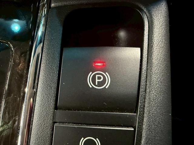 アルファード 2.5S Cパッケージ (禁煙車)(サンルーフ)(両側パワスラ)(純正フリップダウン)(純正SDナビ)(バックカメラ)(クルーズコントロール)(パワーシート)(パワーバックドア)(ビルトインETC)(純正18インチAW)(33枚目)