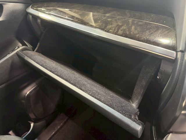 アルファード 2.5S Cパッケージ (禁煙車)(サンルーフ)(両側パワスラ)(純正フリップダウン)(純正SDナビ)(バックカメラ)(クルーズコントロール)(パワーシート)(パワーバックドア)(ビルトインETC)(純正18インチAW)(44枚目)