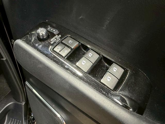 アルファード 2.5S Cパッケージ (禁煙車)(サンルーフ)(両側パワスラ)(純正フリップダウン)(純正SDナビ)(バックカメラ)(クルーズコントロール)(パワーシート)(パワーバックドア)(ビルトインETC)(純正18インチAW)(58枚目)