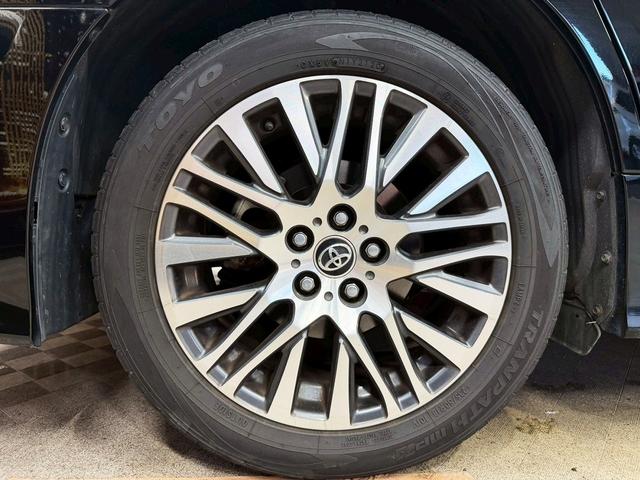 アルファード 2.5S Cパッケージ (禁煙車)(サンルーフ)(両側パワスラ)(純正フリップダウン)(純正SDナビ)(バックカメラ)(クルーズコントロール)(パワーシート)(パワーバックドア)(ビルトインETC)(純正18インチAW)(61枚目)
