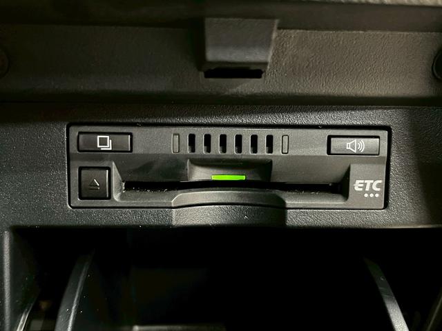 ヴェルファイア 2.5Z Gエディション (禁煙車)(黒半革シート)(両側パワスラ)(純正フリップダウン)(純正SDナビ)(バックカメラ)(レーダークルーズ)(パワーシート)(ステアリングヒーター)(電動リアゲート)(ETC)(純正18AW)(10枚目)