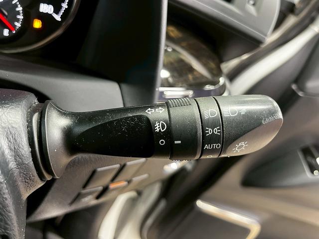 ヴェルファイア 2.5Z Gエディション (禁煙車)(黒半革シート)(両側パワスラ)(純正フリップダウン)(純正SDナビ)(バックカメラ)(レーダークルーズ)(パワーシート)(ステアリングヒーター)(電動リアゲート)(ETC)(純正18AW)(53枚目)