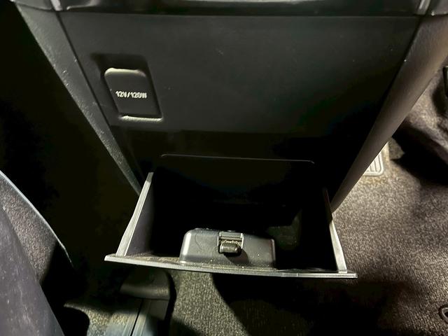 ヴェルファイア 2.5Z Aエディション (禁煙車)(両側パワースライド)(フリップダウンモニター)(純正SDナビ)(バックカメラ)(クルーズコントロール)(ビルトインETC)(オットマン)(クリアランスソナー)(純正18インチAW)(40枚目)