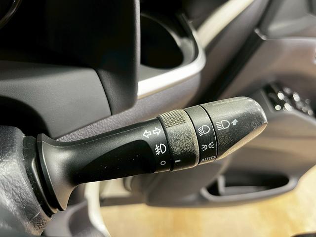 ヴェルファイア 2.5Z Aエディション (禁煙車)(両側パワースライド)(フリップダウンモニター)(純正SDナビ)(バックカメラ)(クルーズコントロール)(ビルトインETC)(オットマン)(クリアランスソナー)(純正18インチAW)(46枚目)