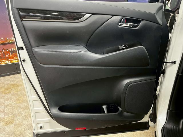 ヴェルファイア 2.5Z Aエディション (禁煙車)(両側パワースライド)(フリップダウンモニター)(純正SDナビ)(バックカメラ)(クルーズコントロール)(ビルトインETC)(オットマン)(クリアランスソナー)(純正18インチAW)(68枚目)