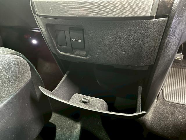 アルファード ２４０Ｓ　Ｃパッケージ　（禁煙車）（後期型）（モデリスタエアロ）（両側パワースライドドア）（後席モニター）（純正ナビ）（ビルトインＥＴＣ）（クルコン）（パワーシート）（シートメモリ）（ウォークスルー）（純正１８ＡＷ）（45枚目）
