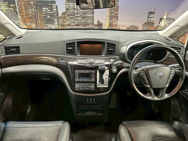 エルグランド 350ハイウェイスターアーバンクロムブラックレザー (黒本革シート)(両側パワースライド)(純正HDDナビ)(アラウンドビューモニター)(レーダークルーズ)(クリアランスソナー)(パワーバックドア)(シートメモリ)(シートヒーター)(純正18AW)(5枚目)