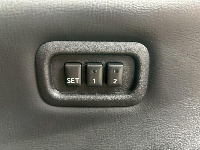 エルグランド 350ハイウェイスターアーバンクロムブラックレザー (黒本革シート)(両側パワースライド)(純正HDDナビ)(アラウンドビューモニター)(レーダークルーズ)(クリアランスソナー)(パワーバックドア)(シートメモリ)(シートヒーター)(純正18AW)(13枚目)