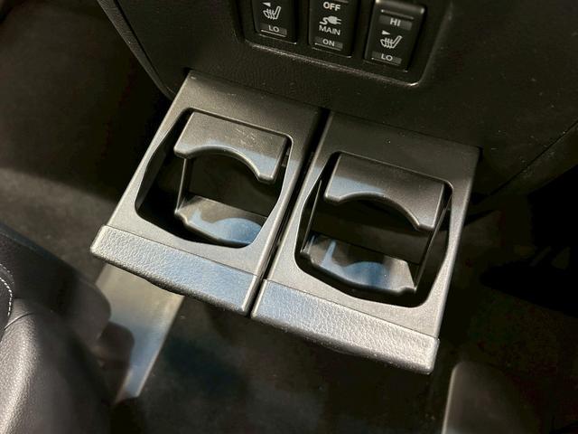 エルグランド 350ハイウェイスターアーバンクロムブラックレザー (黒本革シート)(両側パワースライド)(純正HDDナビ)(アラウンドビューモニター)(レーダークルーズ)(クリアランスソナー)(パワーバックドア)(シートメモリ)(シートヒーター)(純正18AW)(48枚目)