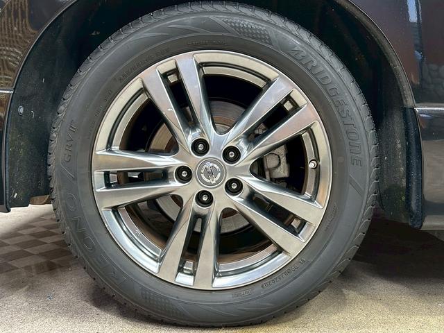 エルグランド 350ハイウェイスターアーバンクロムブラックレザー (黒本革シート)(両側パワースライド)(純正HDDナビ)(アラウンドビューモニター)(レーダークルーズ)(クリアランスソナー)(パワーバックドア)(シートメモリ)(シートヒーター)(純正18AW)(78枚目)