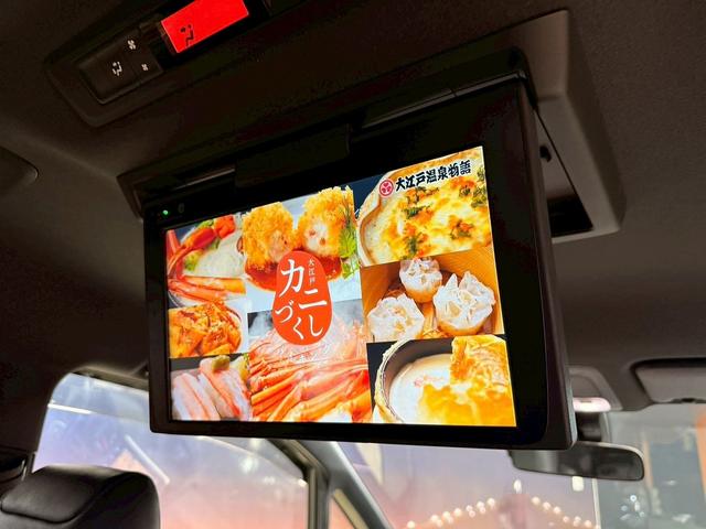 ノア Si ダブルバイビー トヨタセーフティセンス(後期型)(黒半革シート)(フリップダウンモニター)(両側パワスラ)(純正SDナビ)(クルーズコントロール)(バックカメラ)(ビルトインETC)(純正16インチAW)(7枚目)