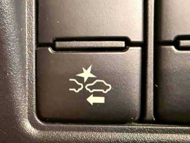 ノア Si ダブルバイビー トヨタセーフティセンス(後期型)(黒半革シート)(フリップダウンモニター)(両側パワスラ)(純正SDナビ)(クルーズコントロール)(バックカメラ)(ビルトインETC)(純正16インチAW)(9枚目)