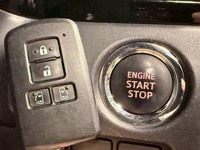 ノア Si ダブルバイビー トヨタセーフティセンス(後期型)(黒半革シート)(フリップダウンモニター)(両側パワスラ)(純正SDナビ)(クルーズコントロール)(バックカメラ)(ビルトインETC)(純正16インチAW)(13枚目)