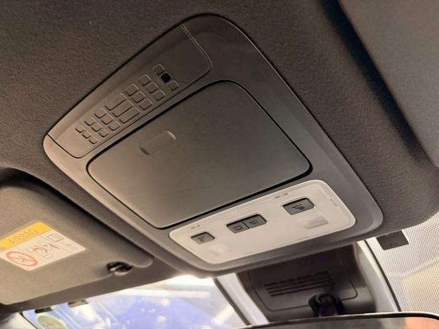 ノア Si ダブルバイビー トヨタセーフティセンス(後期型)(黒半革シート)(フリップダウンモニター)(両側パワスラ)(純正SDナビ)(クルーズコントロール)(バックカメラ)(ビルトインETC)(純正16インチAW)(34枚目)