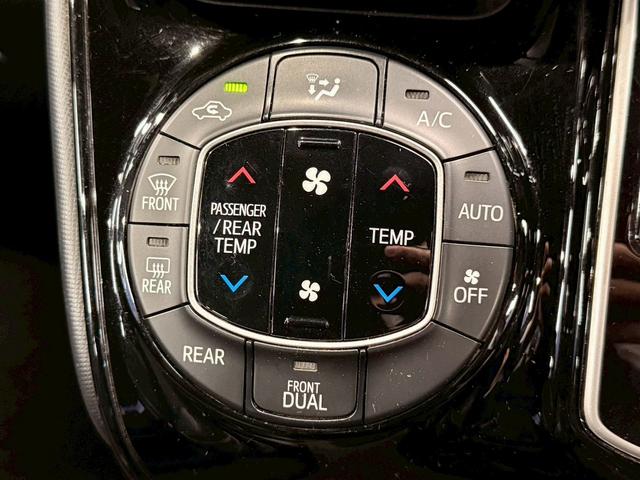 ノア Si ダブルバイビー トヨタセーフティセンス(後期型)(黒半革シート)(フリップダウンモニター)(両側パワスラ)(純正SDナビ)(クルーズコントロール)(バックカメラ)(ビルトインETC)(純正16インチAW)(37枚目)