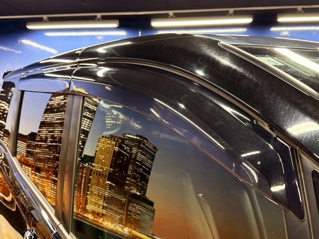 ノア Si ダブルバイビー トヨタセーフティセンス(後期型)(黒半革シート)(フリップダウンモニター)(両側パワスラ)(純正SDナビ)(クルーズコントロール)(バックカメラ)(ビルトインETC)(純正16インチAW)(57枚目)
