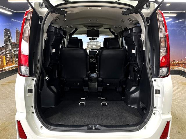 TOYOTA NOAH SI