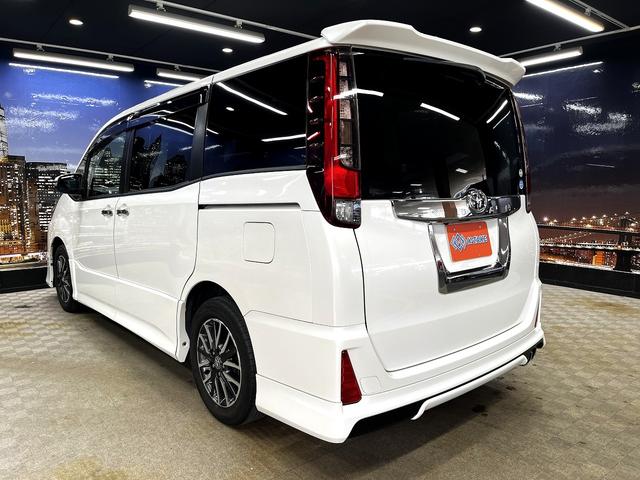 TOYOTA NOAH SI