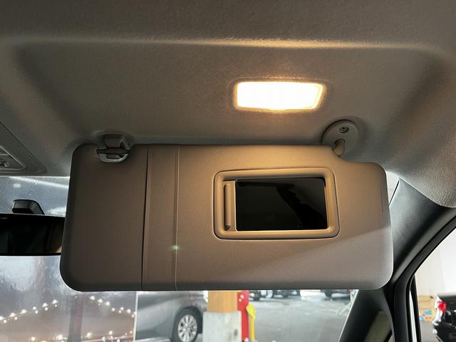 TOYOTA NOAH SI