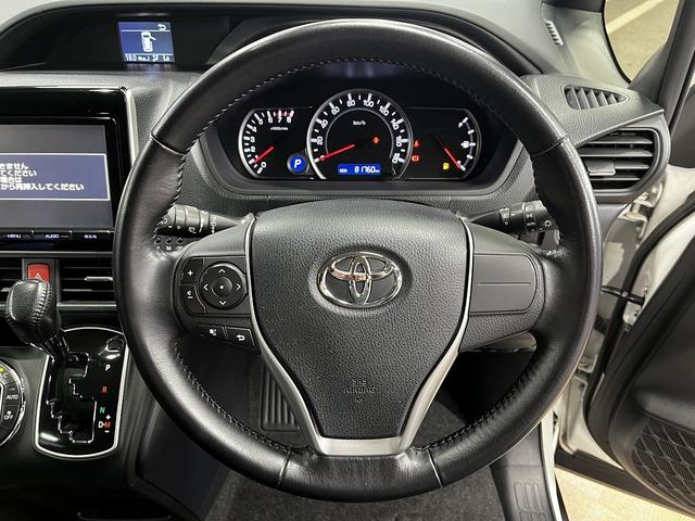 TOYOTA NOAH SI