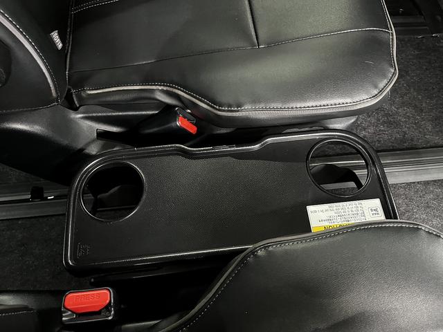 TOYOTA NOAH SI