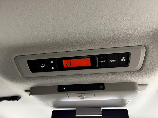 TOYOTA NOAH SI