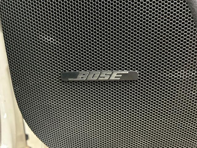 エルグランド 350ハイウェイスター (禁煙車)(黒半革シート)(後席モニター)(8人乗り)(BOSE)(両側パワースライドドア)(純正ナビ)(全周囲モニター)(ビルトインETC)(オットマン)(HIDヘッドライト)(純正18インチAW)(11枚目)