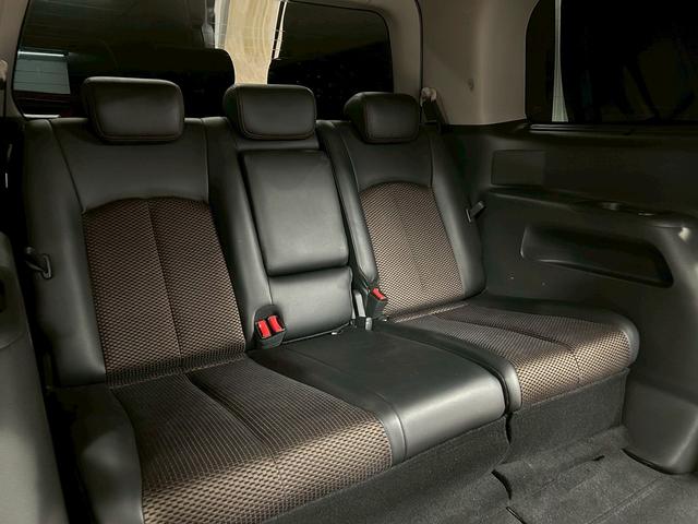 エルグランド 350ハイウェイスター (禁煙車)(黒半革シート)(後席モニター)(8人乗り)(BOSE)(両側パワースライドドア)(純正ナビ)(全周囲モニター)(ビルトインETC)(オットマン)(HIDヘッドライト)(純正18インチAW)(12枚目)