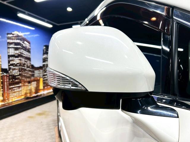 エルグランド 350ハイウェイスター (禁煙車)(黒半革シート)(後席モニター)(8人乗り)(BOSE)(両側パワースライドドア)(純正ナビ)(全周囲モニター)(ビルトインETC)(オットマン)(HIDヘッドライト)(純正18インチAW)(14枚目)